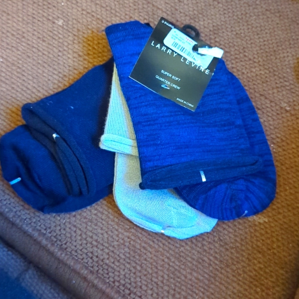 Larry Levine set of 3 super soft crew socks